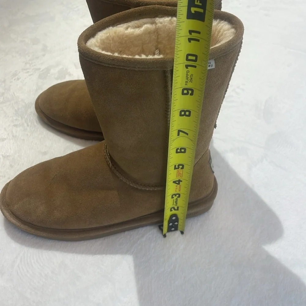 BEARPAW WOMENS SIZE 9 Cozy Brown Shearling Boots